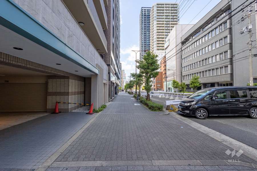 敷地北側の前面道路