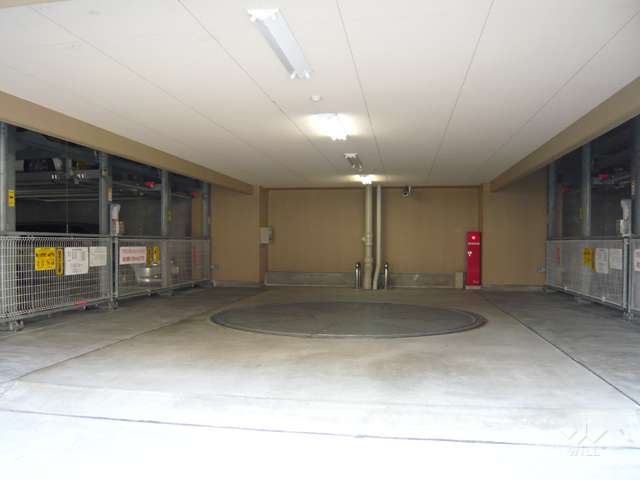 屋内機械式駐車場