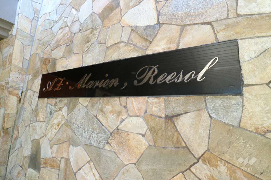 エントランスの銘板