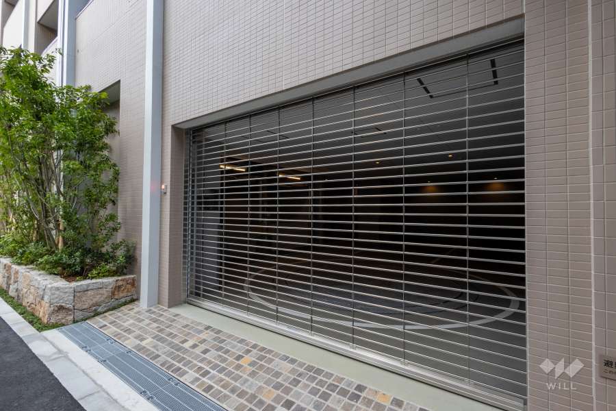 駐車場出入り口（リングシャッター付き）