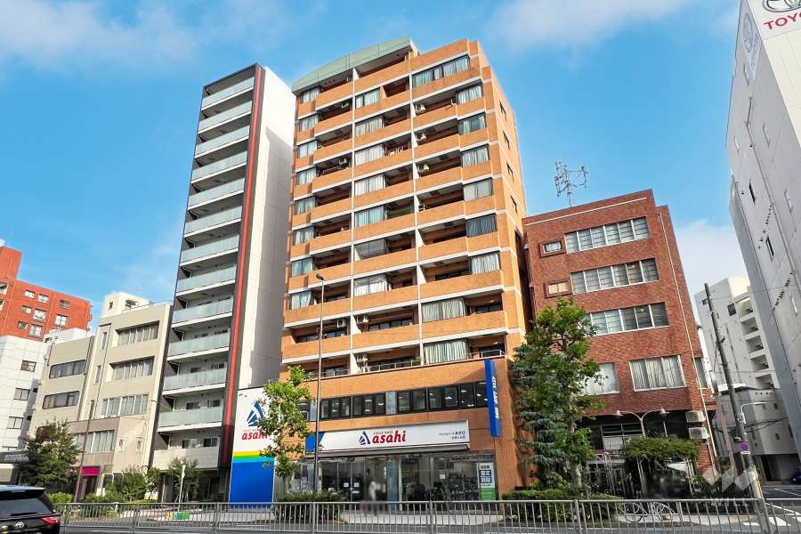 アシェール上野北の外観（西側から）