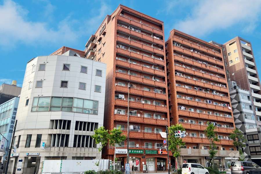 エクセル入谷2号館の外観（南東側から）
