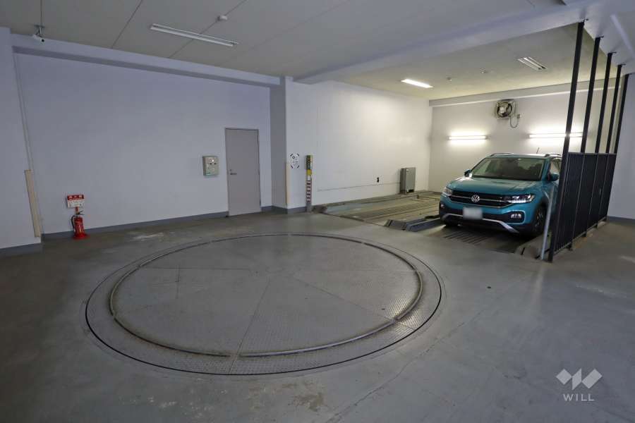 敷地内駐車場（屋内機械式）　