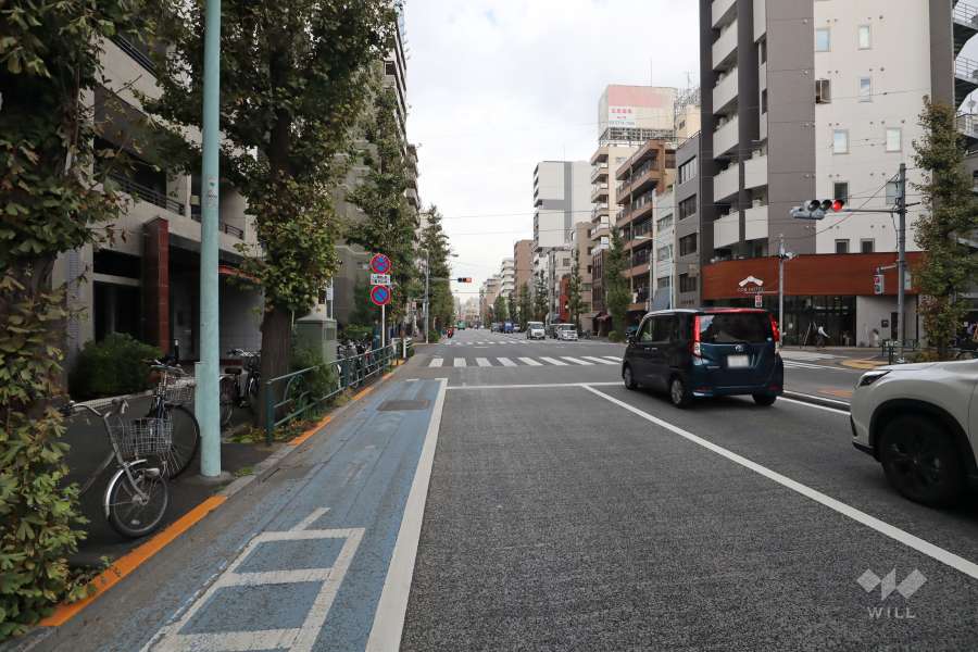 敷地東側の前面道路