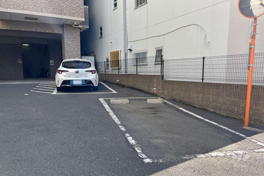 敷地内駐車場（屋外平面式）
