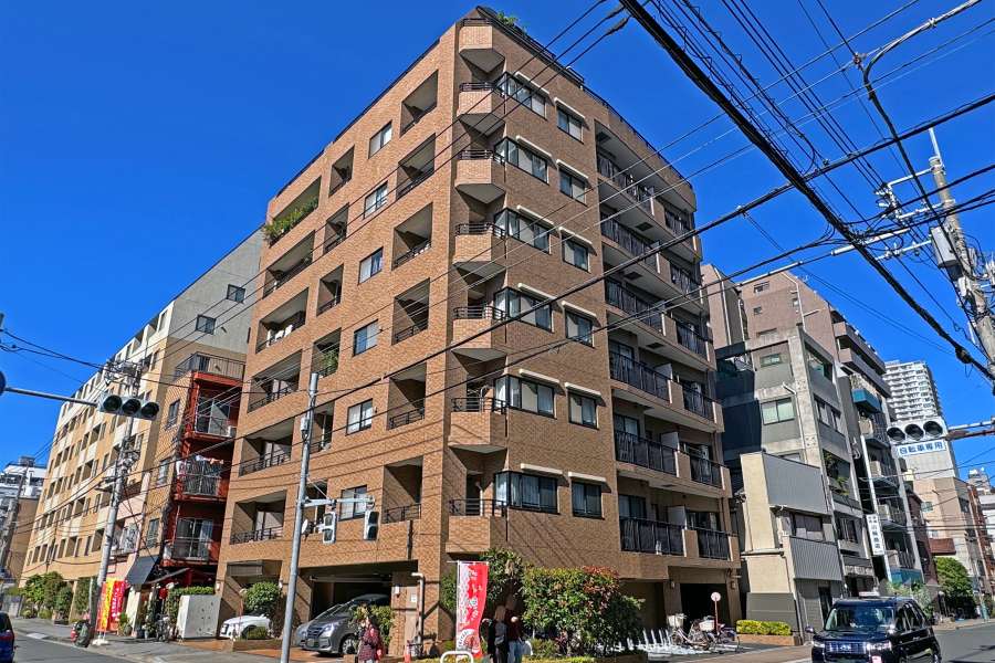 ファミール浅草シティウエストの外観（南東側から）