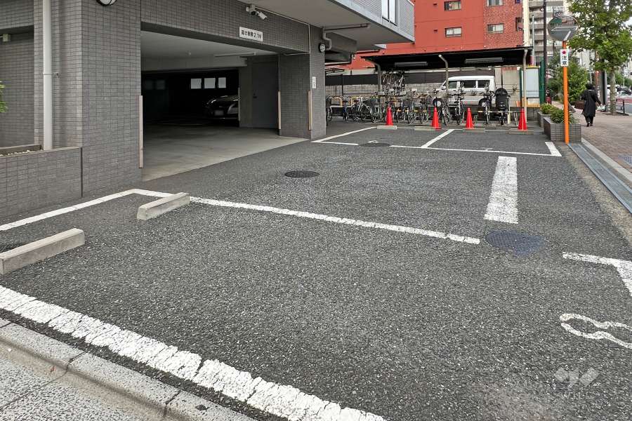 敷地内駐車場（屋外平面式）