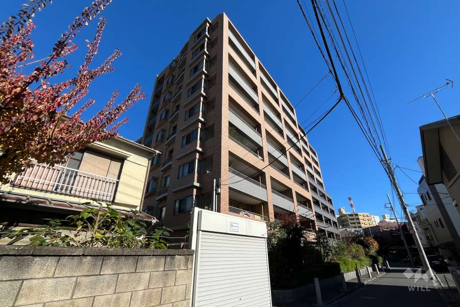 ライオンズ東京根岸レジデンスの外観（南西側から）