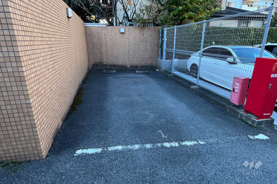 敷地内駐車場（屋外平面式）