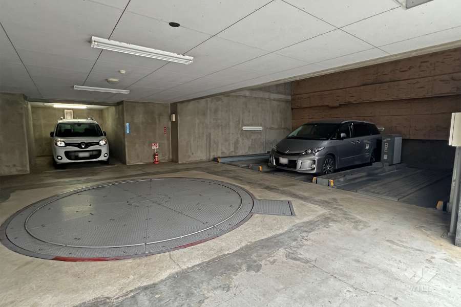 敷地内駐車場（屋内機械式）