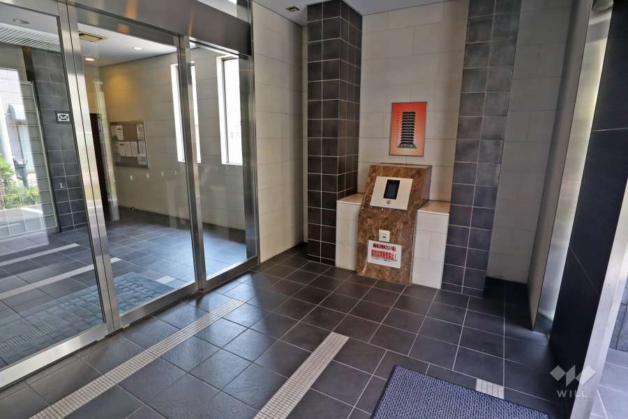 エントランスはオートロック付きです。