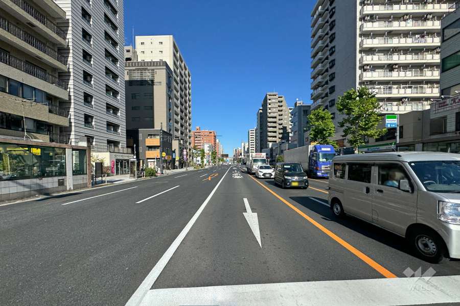 敷地北西側の前面道路　
