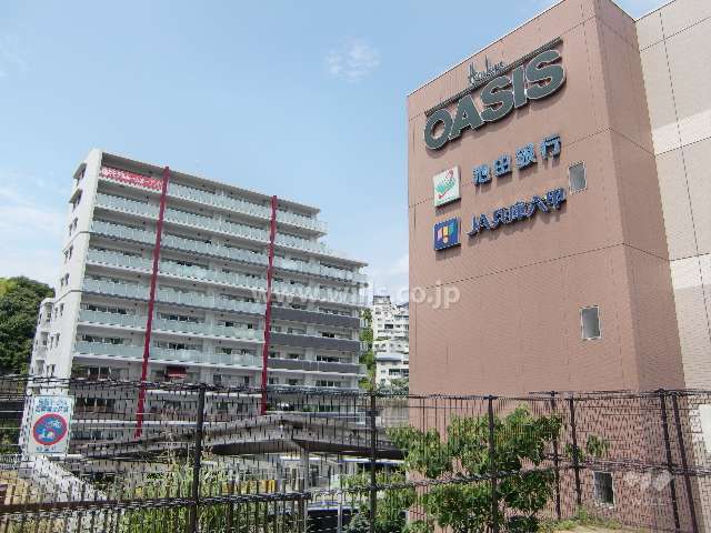 マンションの前にある施設。