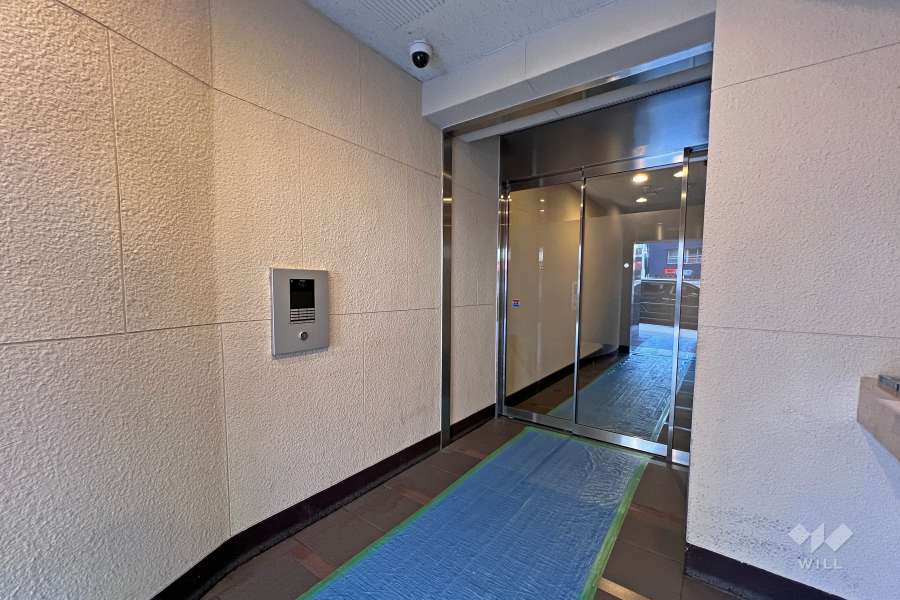 エントランスはオートロック付きです。