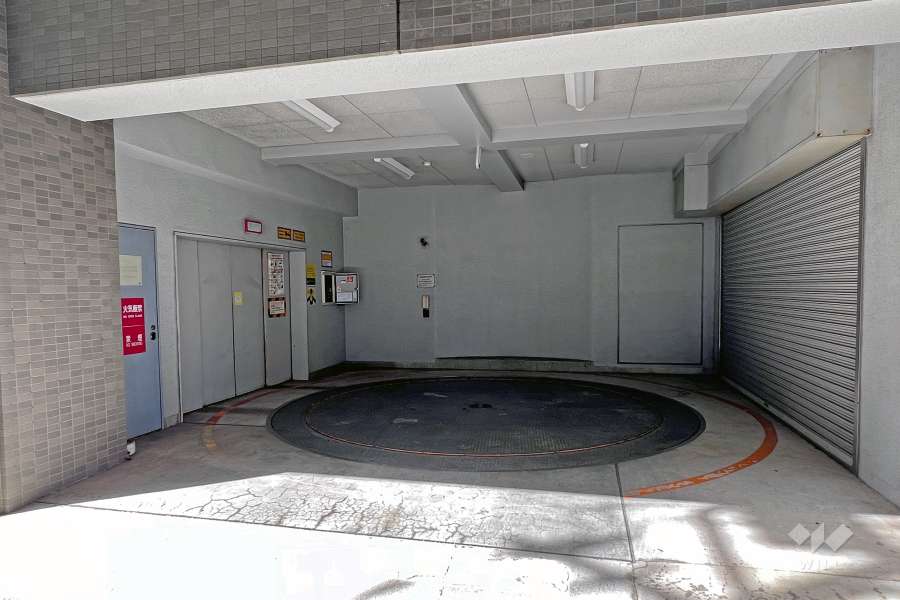 敷地内駐車場（屋内機械式）