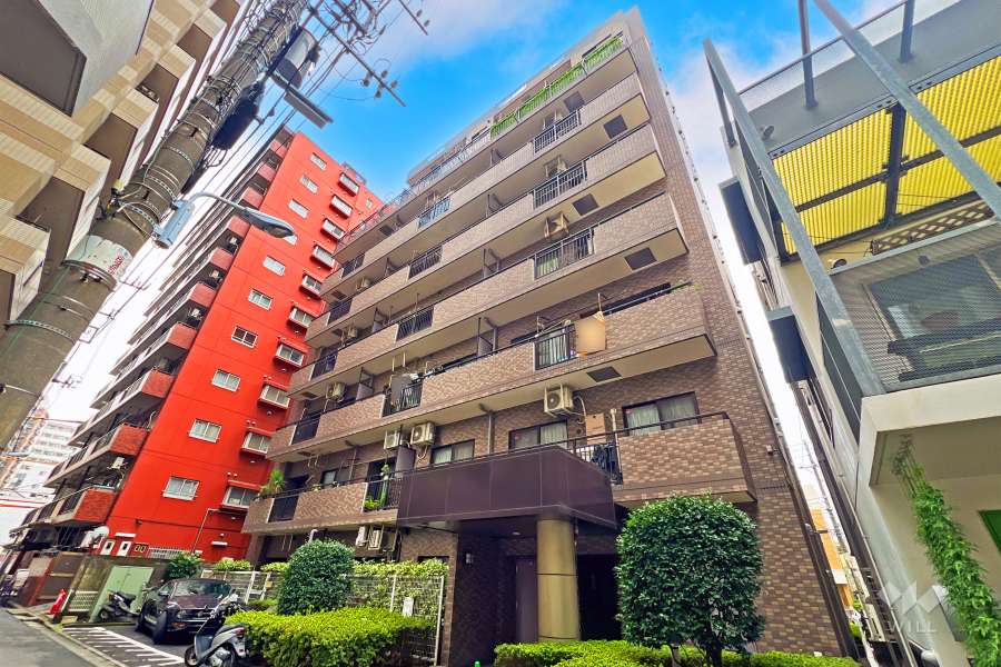 スカーラ台東根岸の外観（東側から）