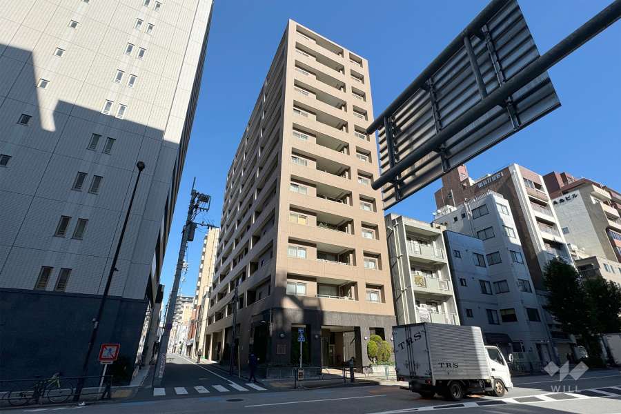 クリオ蔵前壱番館の外観（南西側から）