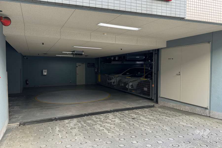 敷地内駐車場（屋内機械式）