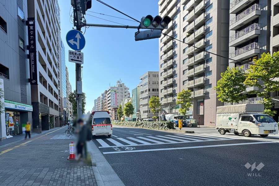 敷地東側の前面道路