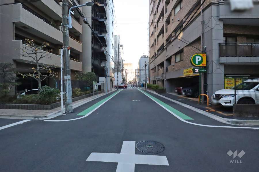 敷地南側の前面道路