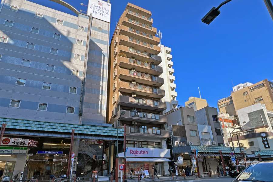 ライオンズマンション浅草雷門の外観（南西側から）