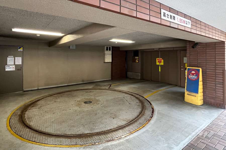 敷地内駐車場（屋内機械式）　