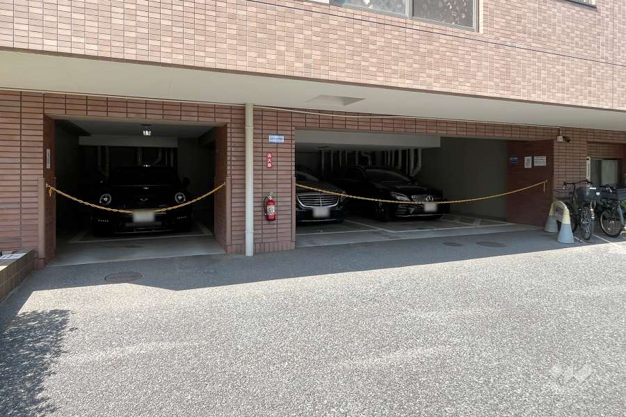 敷地内駐車場（屋内平面式）