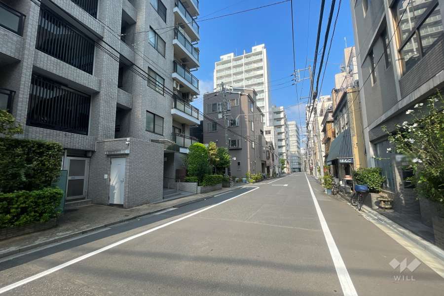 敷地北側の前面道路