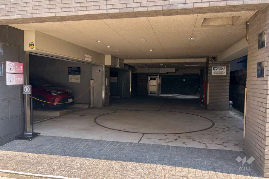 敷地内駐車場（屋内機械式・ロボットゲート付き）