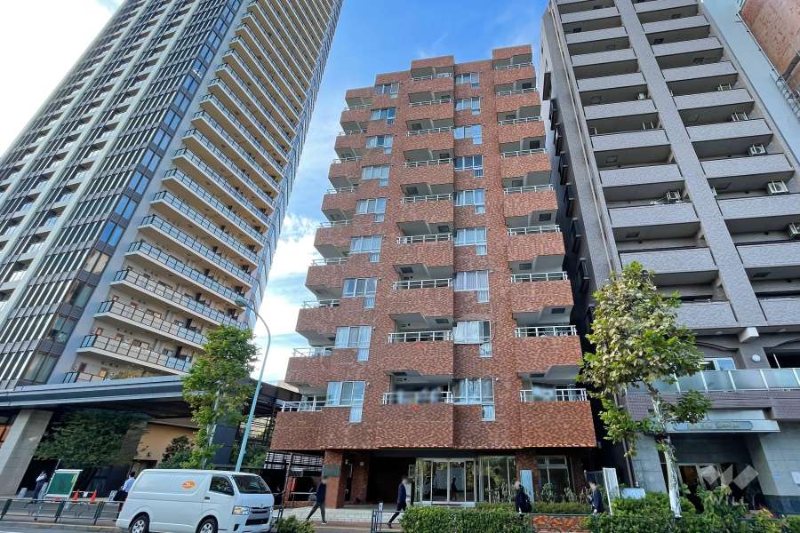 ライオンズマンション池之端の外観（北東側から）