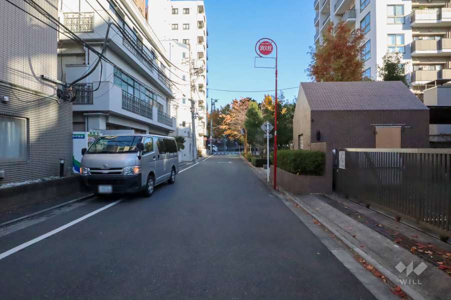 敷地北側の前面道路　