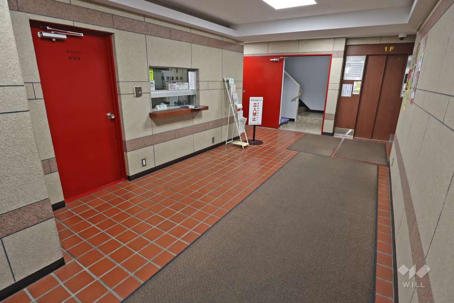 エントランス内