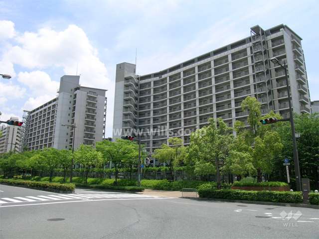 右が桜のまち3番館、左奥が桜のまち2番館です。