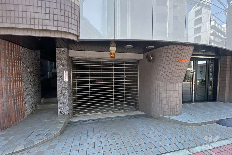 駐車場出入口（リングシャッター付き）