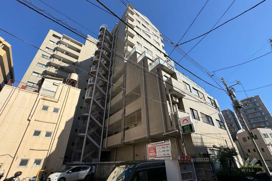 クレッセンコート浅草の外観（南西側から）