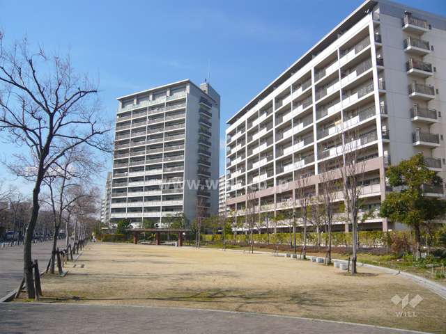 西宮マリナパークシティ桜のまち3番館の外観（南側から）