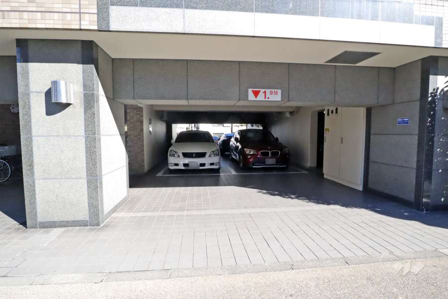 敷地内駐車場（屋内平面式）