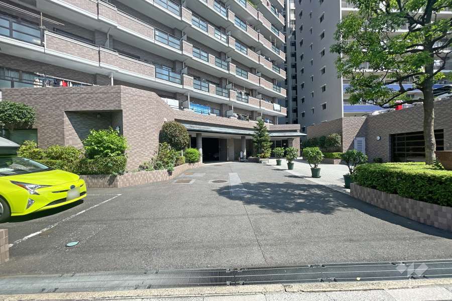 駐車場の出入り口