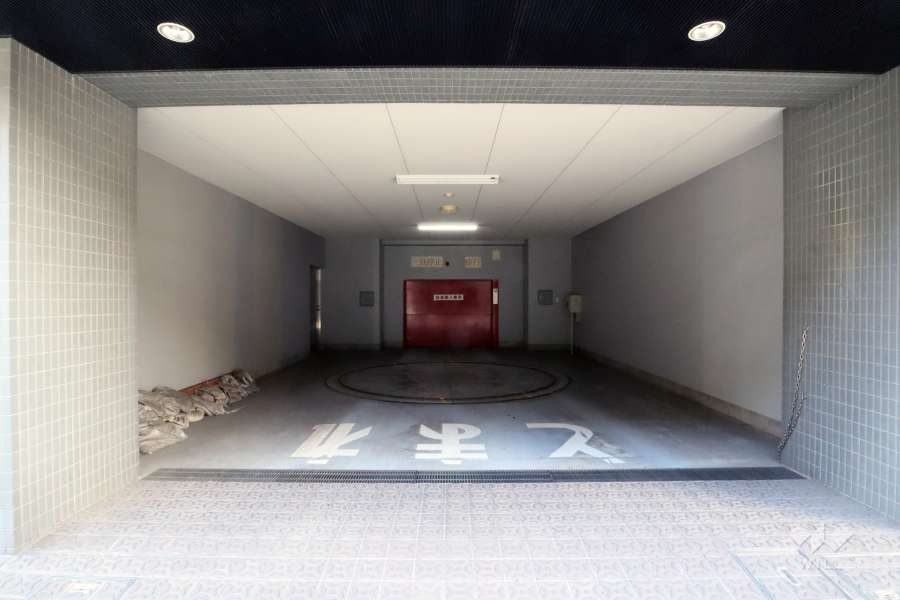 敷地内駐車場（屋内機械式）