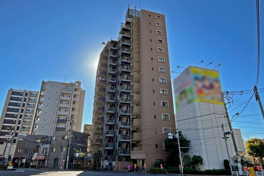 朝日シティパリオ三ノ輪の外観（北側から）