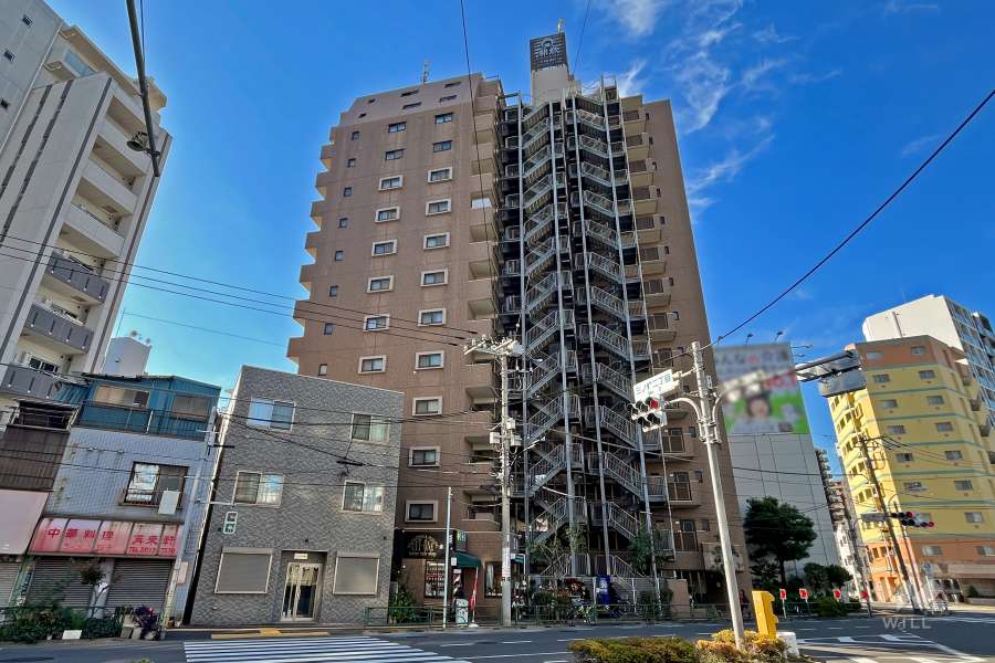 朝日シティパリオ三ノ輪の外観（東側から）