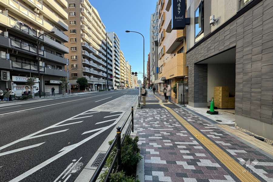 敷地南側の前面道路