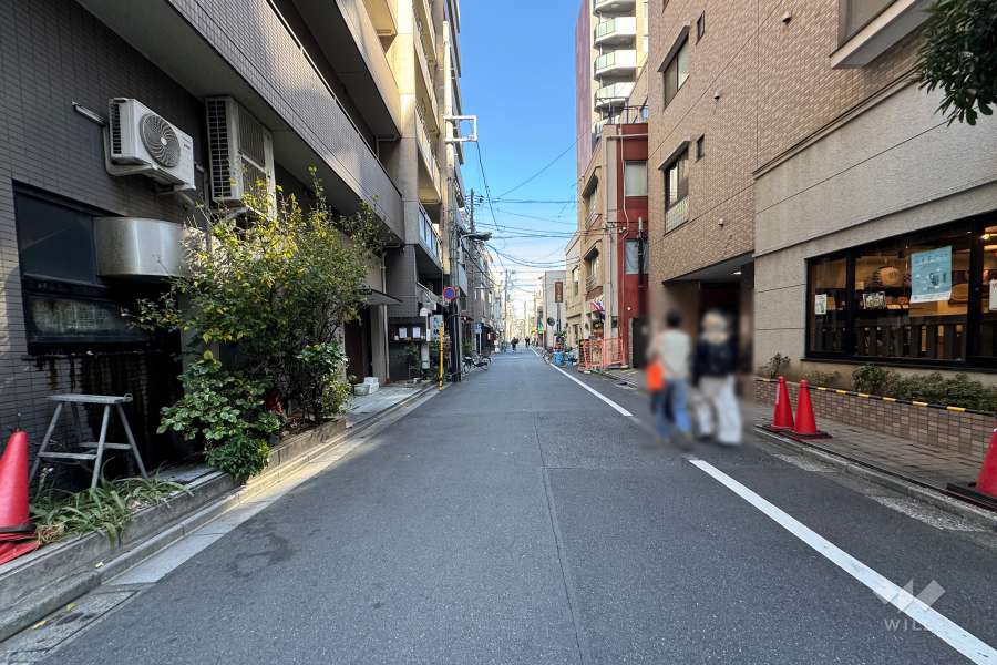 敷地東側の前面道路