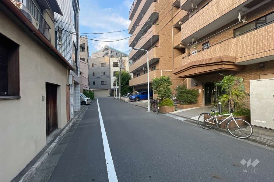 敷地北西側の前面道路　