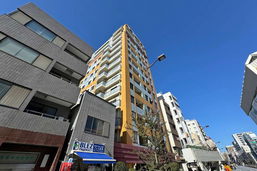 アルシオン浅草国際通りの外観（南東側から）