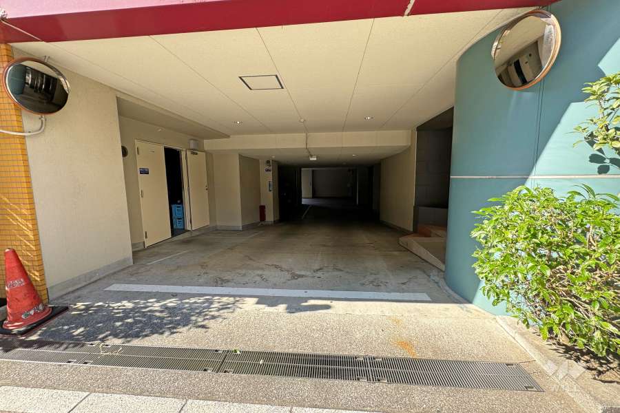 駐車場の出入り口