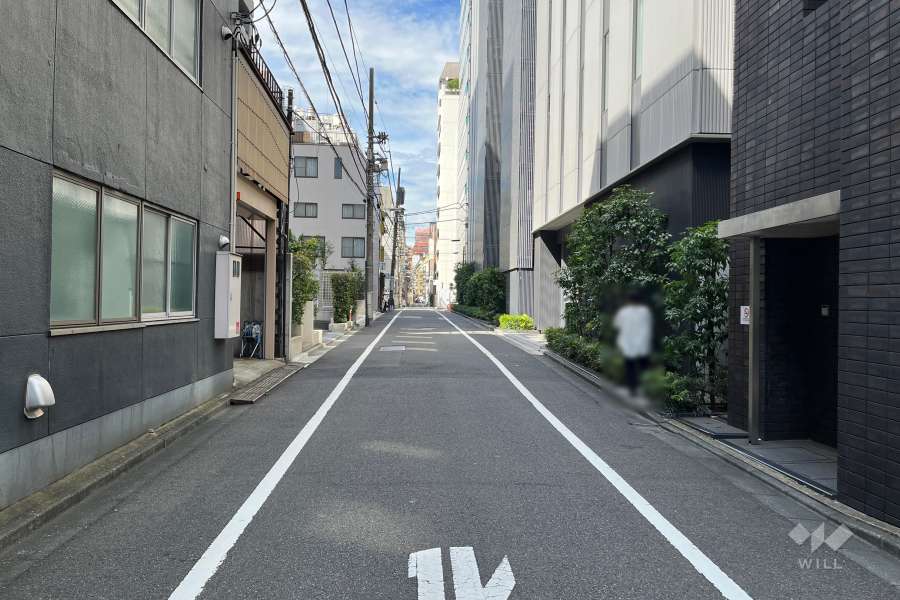 敷地東側の前面道路