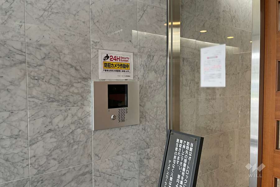 エントランスはオートロック付きです