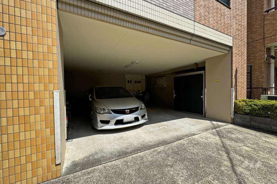 敷地内駐車場（屋内平面式）