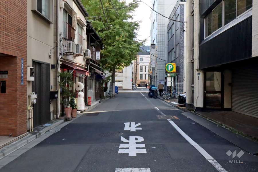 敷地北側の前面道路